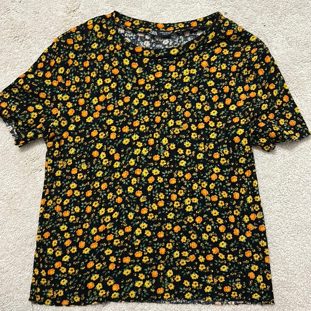 Cute floral Zara top!